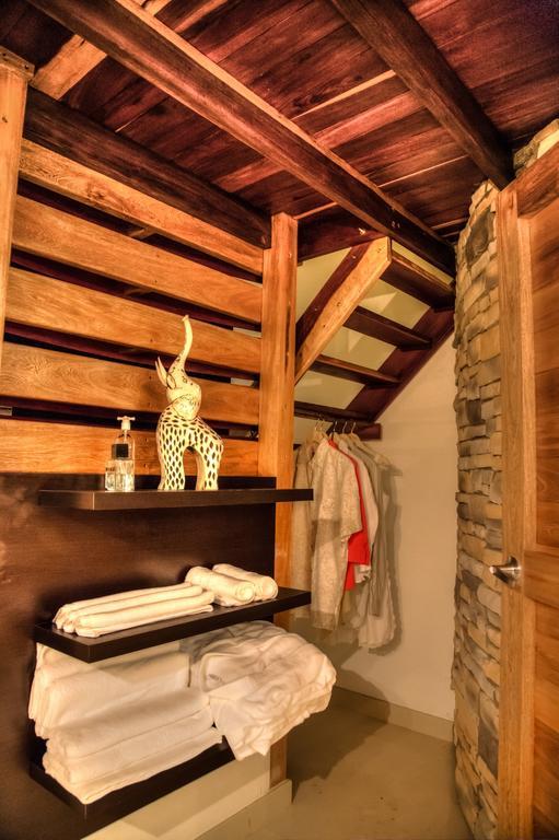 Casa De Leda, A Kali Hotel Santa Marta  Pokoj fotografie A bathroom at the hotel