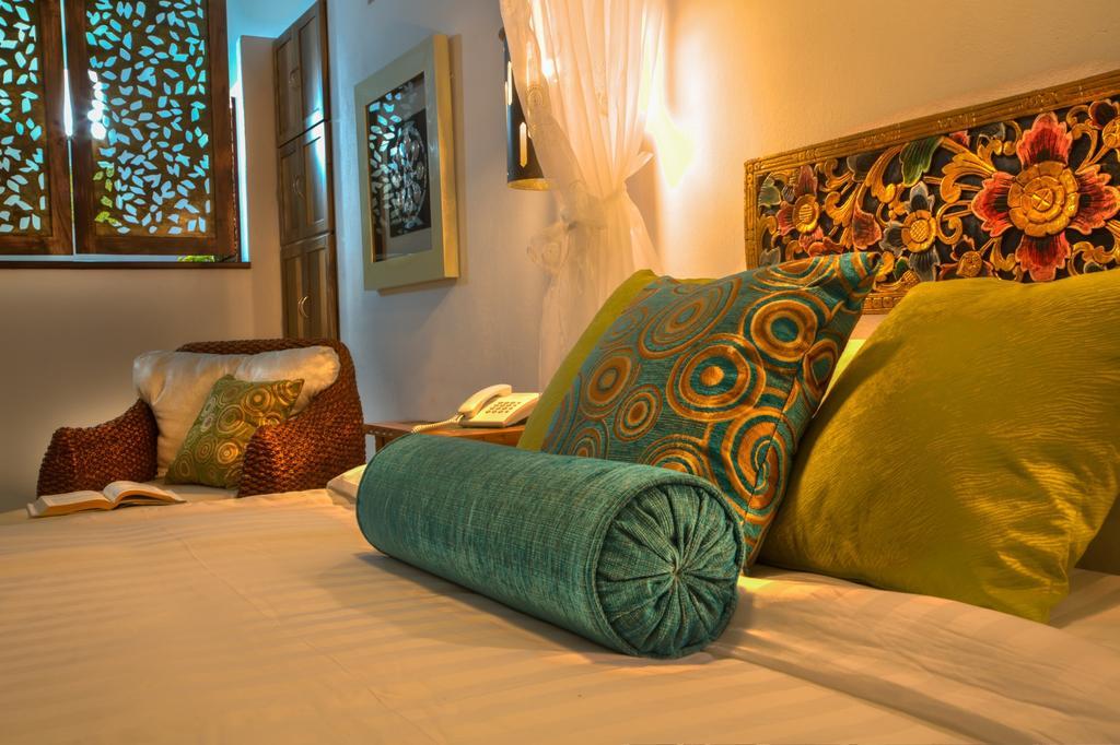Casa De Leda, A Kali Hotel Santa Marta  Exteriér fotografie A bolster pillow