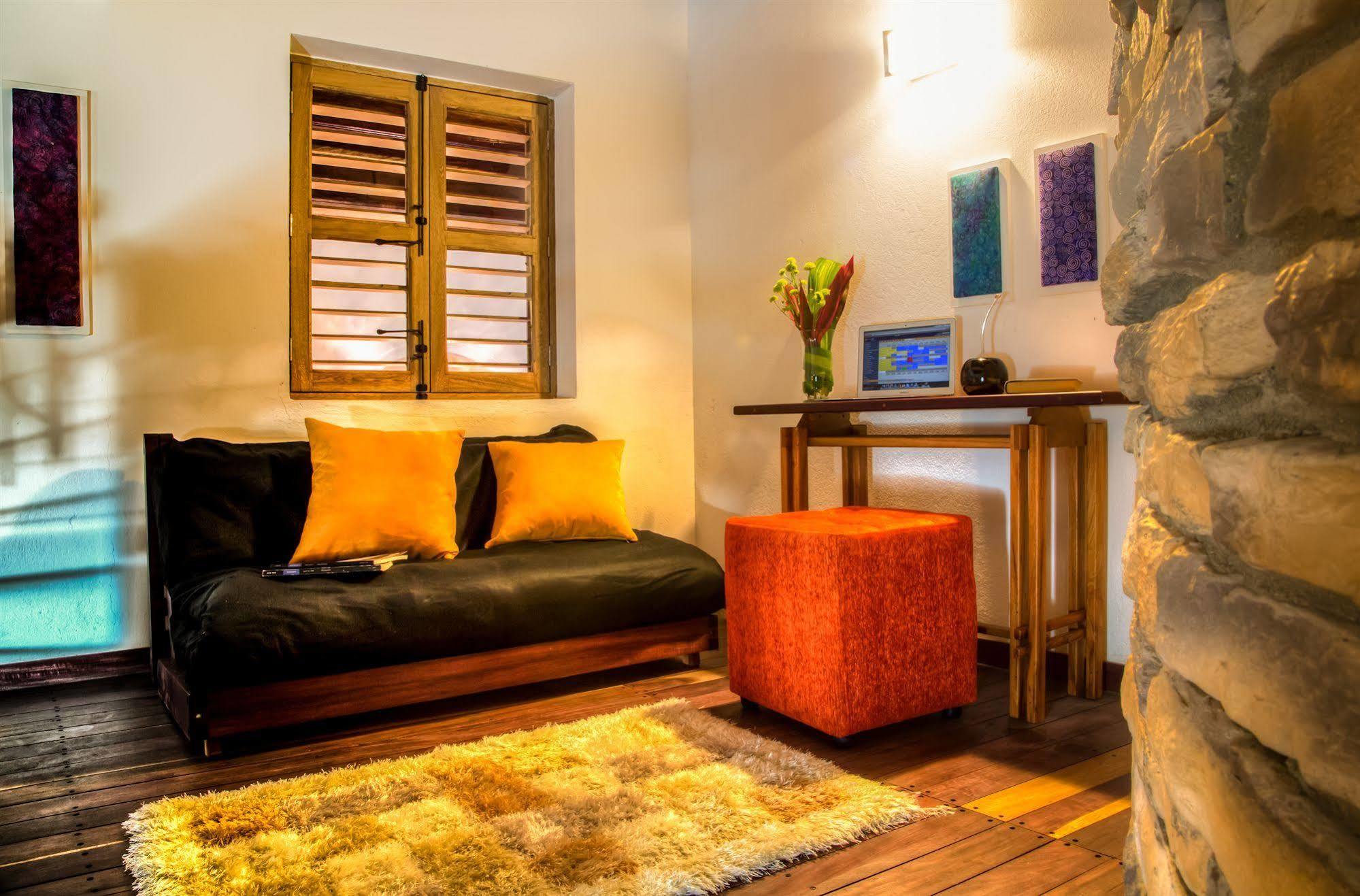 Casa De Leda, A Kali Hotel Santa Marta  Exteriér fotografie A living room in a house